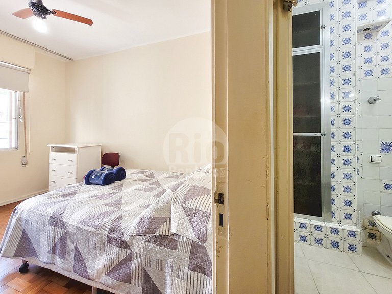 Espaçoso Apartamento no Leme!