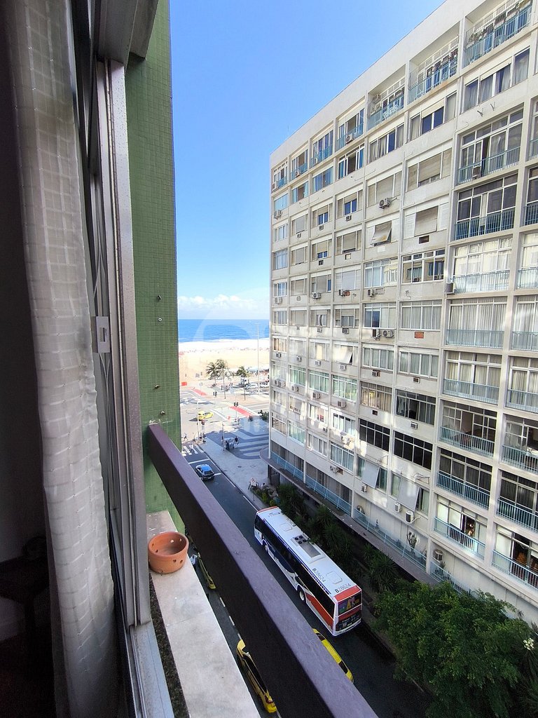 Rio Rentals 021 - C033 Apartment in Copacabana Overlooking t