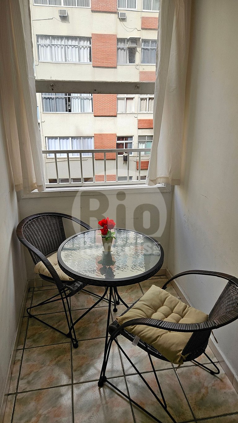 Rio Rentals 021 U012 - Apto de 1 quarto em Copacabana.