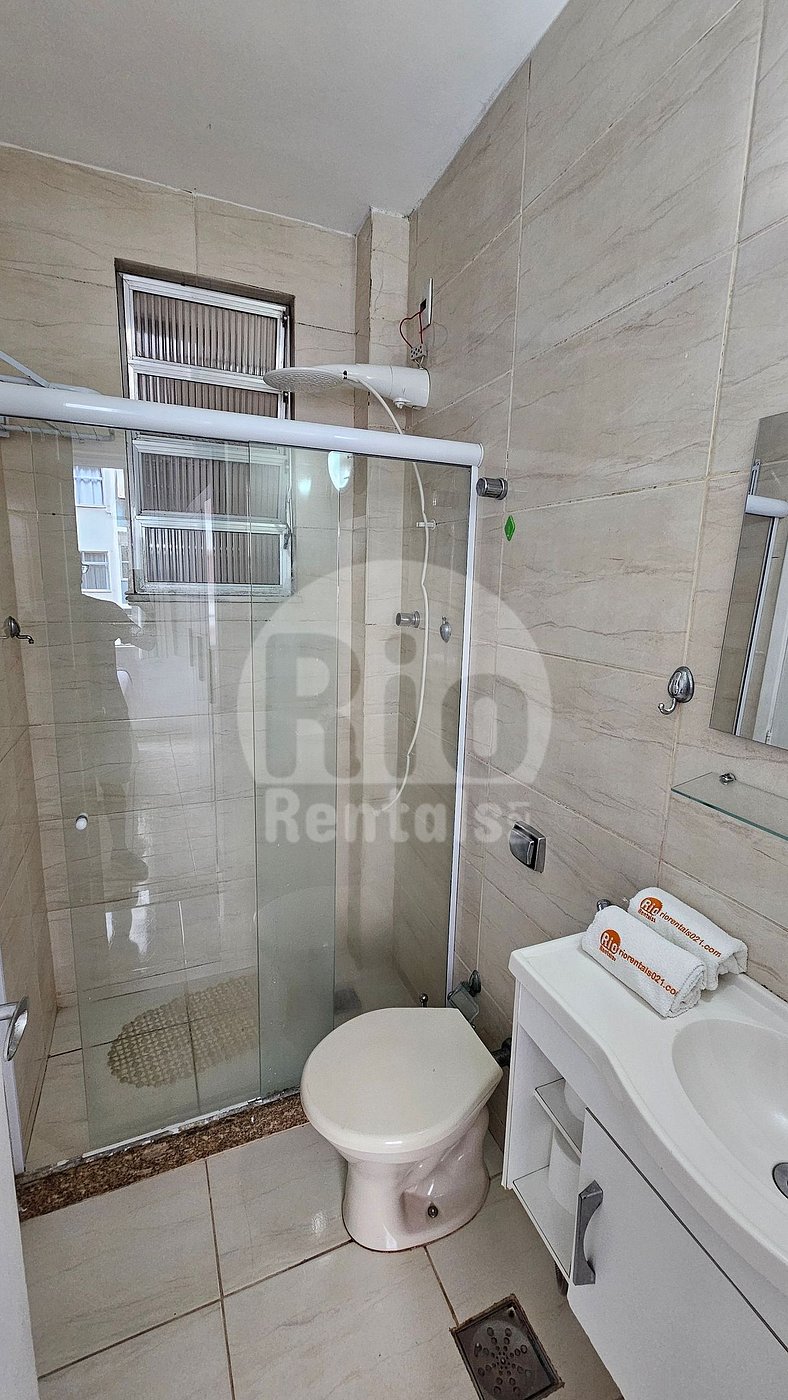 Rio Rentals 021 U012 - Apto de 1 quarto em Copacabana.