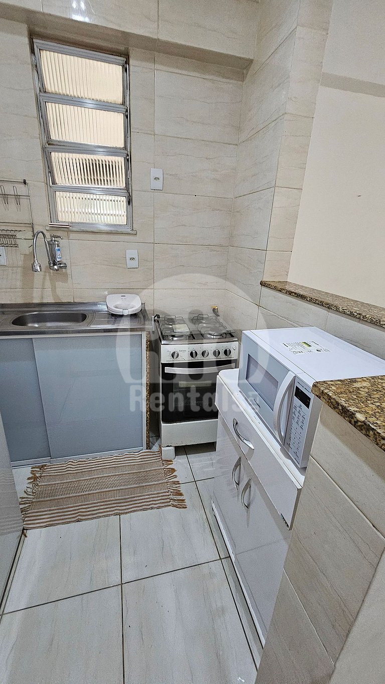 Rio Rentals 021 U012 - Apto de 1 quarto em Copacabana.